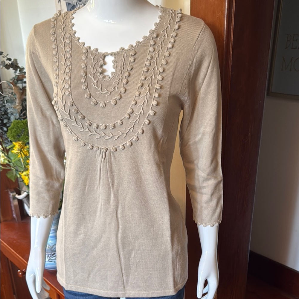 NWT northern reflections size small Elegant Beige hand Embroidered Women's Top
